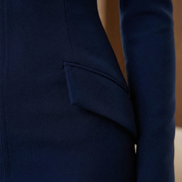 Dopasowana Sukienka Z Golfem I Długim Rękawem