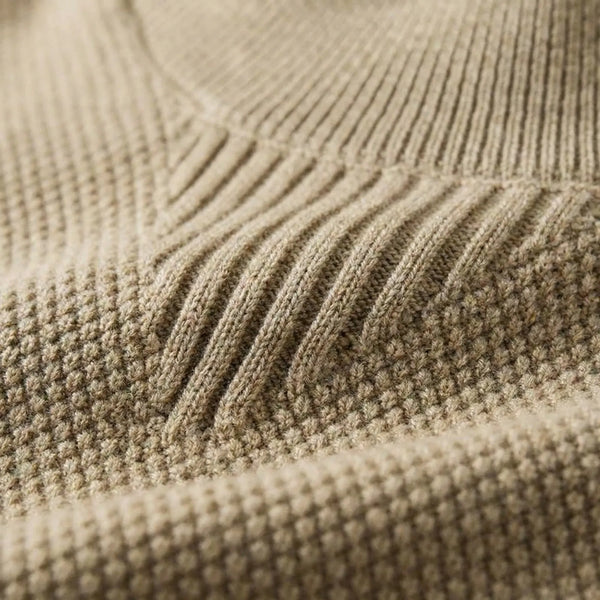 Sweter Z Fakturowanym Splotem I Golfem