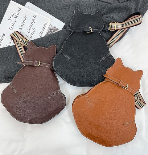 Kotowa torebka damska crossbody z regulowanym paskiem na ramię