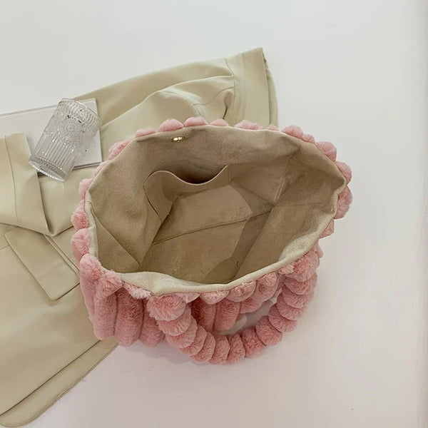 Duża pluszowa torebka na ramię dla kobiet - stylowa i pojemna